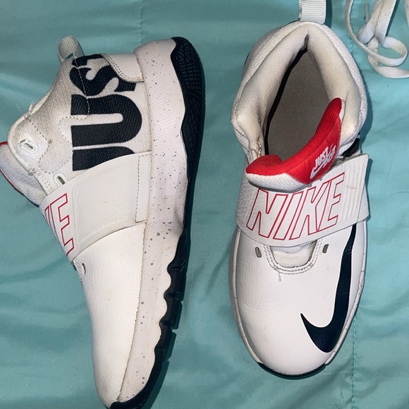 Team hustle D8 Nikes - Picture 3 of 3